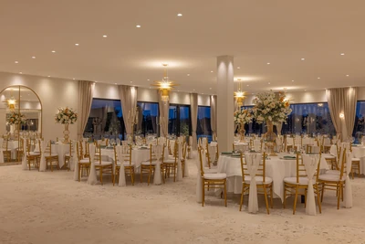 Wide view of the table layout at Easy Restaurant